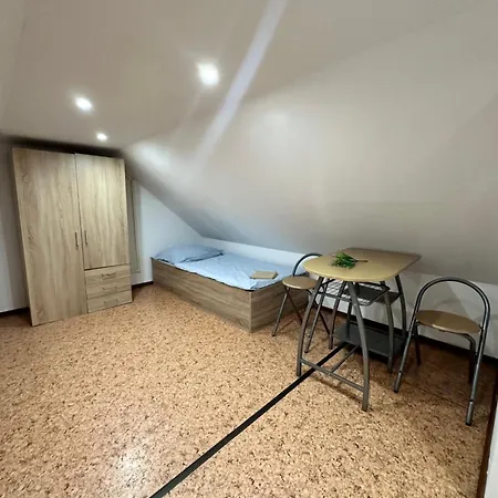 Pod Sklepy Homestay *